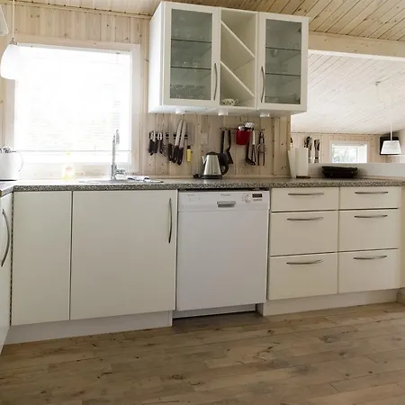 Three-bedroom Holiday In * هالس