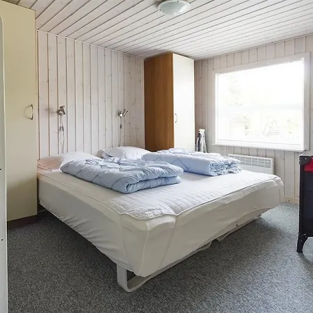بيت للعطل Three-bedroom Holiday In *