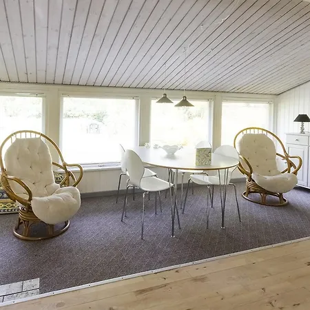 Three-bedroom Holiday In * هالس