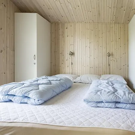 Three-bedroom Holiday In * هالس