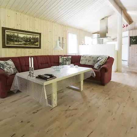 بيت للعطل Three-bedroom Holiday In *